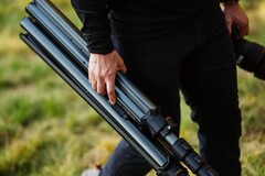 Dwa stojaki MagStand można połączyć ze sobą, aby ułatwić transport