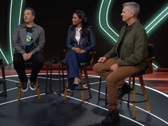 Phil Spencer (po lewej), Sarah Bond (w środku) i Matt Booty (po prawej) w podcaście Xbox. (Źródło obrazu: Xbox na YouTube)
