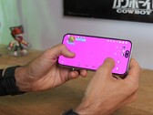 Problem z fioletowym ekranem w modelu Pixel 11 Pro