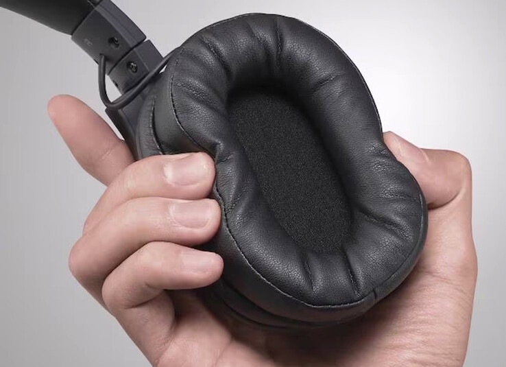 W słuchawkach Yamaha YH-L500A zastosowano miękkie nauszniki zapewniające komfort noszenia. (Źródło obrazu: Yamaha)
