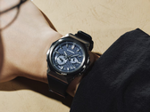 Przedstawiony na zdjęciu model Casio G-Steel GST-B1000D-2A z niebieską tarczą jest już dostępny w Stanach Zjednoczonych.