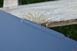 Lenovo ThinkPad X13s: Wybrzuszenie aparatu fotograficznego