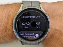 Galaxy Watch5 Pro bezproblemowo współpracuje ze słuchawkami Bluetooth