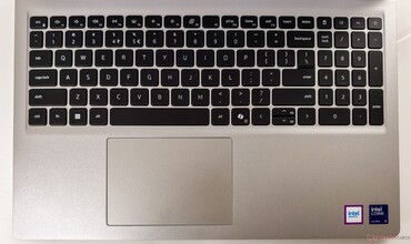 Dell 15 D15260: Klawiatura i touchpad