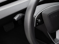 Modernizacja kierunkowskazu Tesla Model 3. (Źródło zdjęcia: Tesla)