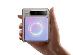 Nowy smartfon ze sztuczną inteligencją. (Źródło zdjęcia: Huawei)