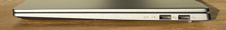 Po prawej: 2x USB-A 3.2 Gen.1 (5 Gbit/s)