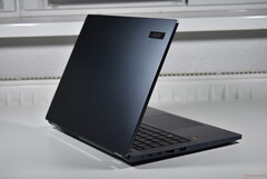 Odpowiedź firmy Acer na biznesowe laptopy Dell, Lenovo i HP: TravelMate P4. (Źródło zdjęcia: Benjamin Herzig/Notebookcheck)