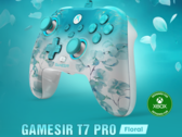 GameSir T7 Pro ma matową obudowę z kwiatowym wzorem i półprzezroczystą konstrukcję (źródło zdjęcia: GameSir)