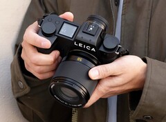 Nowy obiektyw Leica Summilux jest znacznie mniejszy i tańszy od swojego poprzednika.