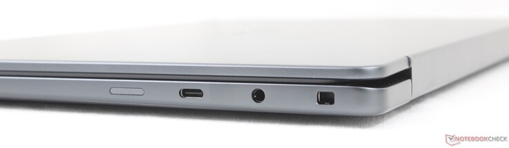 Poprawnie: USB-A 4.0 z DisplayPort 2.1 + Power Delivery, zestaw słuchawkowy 3,5 mm, blokada Noble