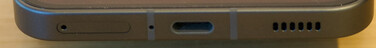 Dół: Gniazdo SIM, port USB-C, głośnik