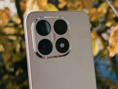 Xiaomi 15T w recenzji. (Źródło zdjęcia: Notebookcheck/Marcus Herbrich)