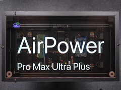 Biurko ładujące firmy HTX Studio, inspirowane technologią AirPower, do samodzielnego montażu, przedstawiające jego wewnętrzne podzespoły oraz przezroczysty wyświetlacz.