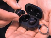JBuds Mini to najmniejsze dostępne bezprzewodowe słuchawki douszne dużej marki (źródło zdjęcia: JLab)