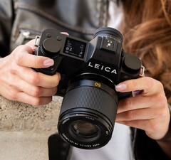 Model Leica SL3-P jest promowany jako prawdziwie wszechstronny aparat pełnoklatkowy.