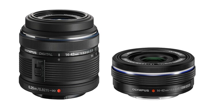 Oprócz obiektywu 14–42 mm f/3,5–5,6 II (po lewej), firma Olympus oferuje również kompaktową wersję EZ swojego obiektywu zmiennoogniskowego z zestawu.