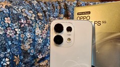 Model Oppo Reno 16 FS jest wyposażony w doskonały system aparatów, jednak w zamian za to trzeba pogodzić się z pewnymi kompromisami.