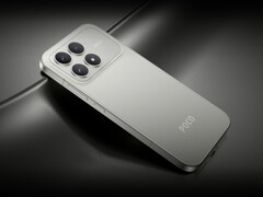 Xiaomi sprzedaje Poco F8 Pro w niebieskim i czarnym wykończeniu, a także w pokazanej tutaj opcji Titanium Silver. (Źródło zdjęcia: Xiaomi)