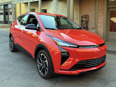 Elektryczny crossover Chevy Bolt z 2026 roku. (Źródło zdjęcia: GM)