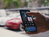 Model Y będzie musiał na razie korzystać z Phone Key z BT (zdjęcie: Tesla)