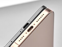 Oppo porównuje Find N5 aka OnePlus Open 2 z iPhone'em 16 Pro, który jest prawie dwa razy grubszy. (Źródło zdjęcia: Oppo)