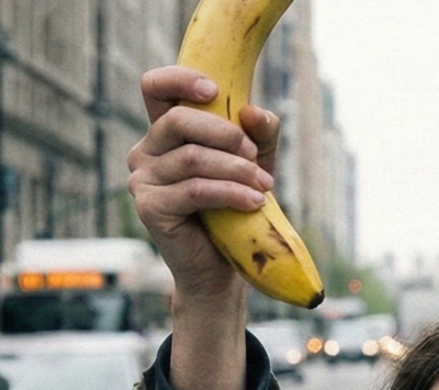 Anatomicznie wątpliwa ręka