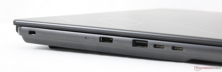 Lewa strona: gniazdo blokady Kensington, zasilacz sieciowy, USB-A 3.2 Gen. 2, 2x USB-C Thunderbolt 4 z DisplayPort 2.1 + Power Delivery 3.0