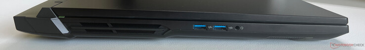 Po lewej: 2x USB-A 3.2 Gen.2 (10 GBit/s), audio 3,5 mm