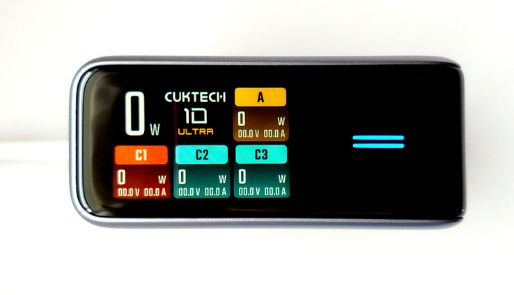 Górny kolorowy wyświetlacz i przycisk dotykowy.