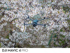 Mówi się, że Mavic 4 Pro obsługuje ładowanie do 240 W. (Źródło zdjęcia: Igor Bogdanov)