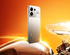 Model Realme P4s charakteryzuje się przyciągającym wzrok wyglądem z częściowo przezroczystym modułem aparatu.