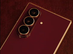 Samsung W26 w opcji kolorystycznej Dan Xi Red. (Źródło zdjęcia: Samsung)