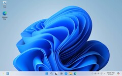 Pulpit Winux Linux z przeglądarką Microsoft Edge i wyglądem inspirowanym systemem Windows