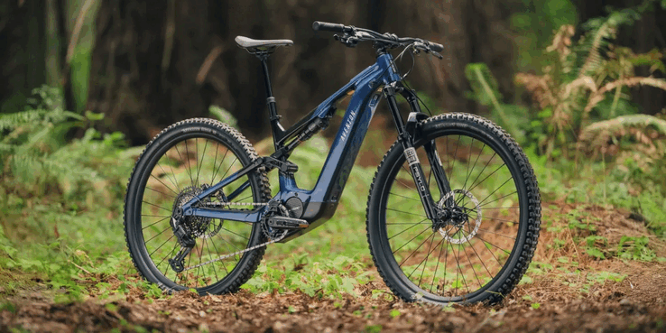 Aventon Current ADV eMTB wyposażony jest w hydrauliczne hamulce tarczowe SRAM