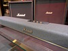 Podważenie trendu czarnego plastiku - pierwszy soundbar Marshalla, Heston 120 z Dolby Atmos, poddany testowi