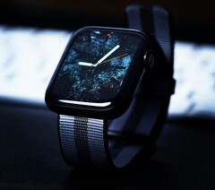 Zegarek Apple Watch może osiągnąć dłuższy czas pracy na baterii dzięki nowej technologii wyświetlania.