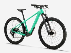 Rower elektryczny Decathlon Rockrider E-EXPL 900 26″ jest już dostępny w Europie. (Źródło zdjęcia: Decathlon)