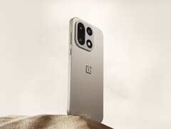 OnePlus 15 (na zdjęciu) nie ma logo Hasselblad, jak jego poprzednik, OnePlus 13. (Źródło zdjęcia: OnePlus)