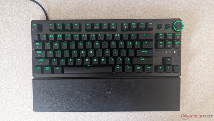 Razer Huntsman V3 Pro TKL 8KHz widok z góry z podpórką pod nadgarstki