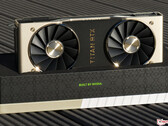 Ostatnia karta RTX Titan od Nvidii była oparta na architekturze Turing. (Źródło: Notebookcheck) 