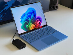 Microsoft Surface Laptop 7 nie radzi sobie zbyt dobrze na Amazon (źródło obrazu: Notebookcheck)