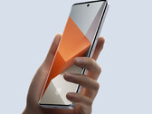 Tylko Redmi Note 13 Pro Plus ma zakrzywiony wyświetlacz w serii Redmi Note 13. (Źródło zdjęcia: Xiaomi)