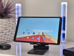 Samsung Galaxy Tab A9, tablet klasy podstawowej, który został wprowadzony na rynek w 2023 roku. (Źródło zdjęcia: Notebookcheck)