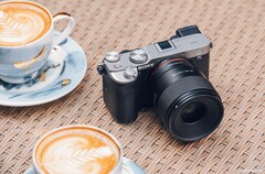 Najnowszy pełnoklatkowy obiektyw Samyang ma być stosunkowo mały i lekki.