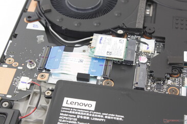 Puste gniazdo M.2 2280 PCIe4 x4 dla rozszerzeń