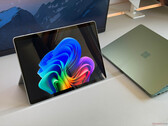 Flagowy komputer typu convertible z procesorem Snapdragon X2 Elite – recenzja Microsoft Surface Pro OLED 2026