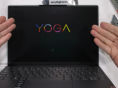 Czy 7i Carbon jest w stanie przetrwać demontaż? (Źródło: JerryRigEverything via YouTube)