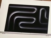 To zdjęcie rzekomo przedstawia opakowanie następnego MacBooka Pro. (Zdjęcie: Weibo, za pośrednictwem ShrimpApplePro)