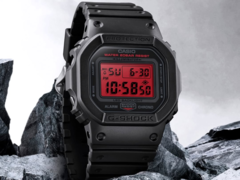 Casio G-Shock DW-5600BBR-1ER (na zdjęciu) posiada wodoszczelność 200 metrów i wielofunkcyjny system alarmowy. (Źródło zdjęcia: G-Shock UK)